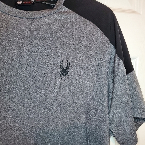 Spyder Active ProWeb T Shirt Mens Size Medium Gray Black Short Sleeve Athletic - Picture 3 of 8
